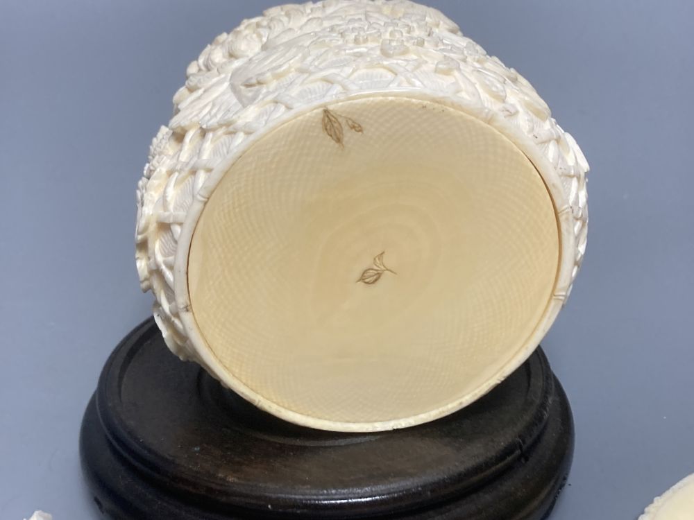 A Japanese ivory box and cover and a bronze koro and cover